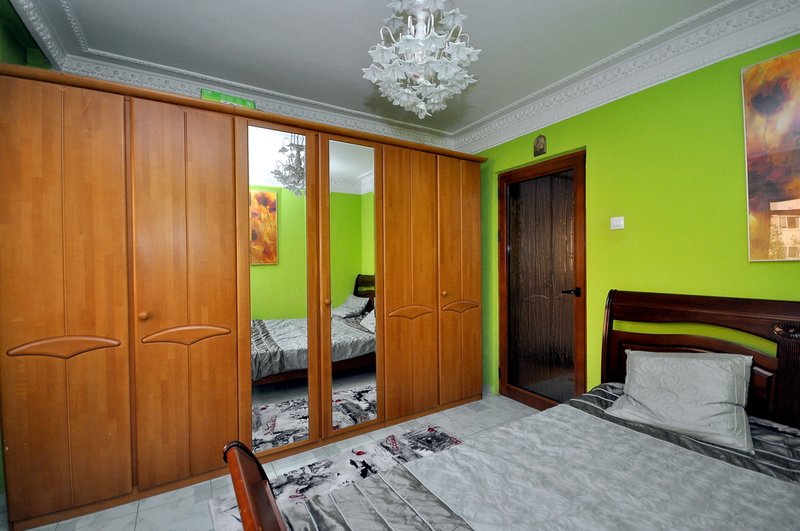 Crangasi, 7 minute metrou, apartament 2 camere decomandat.